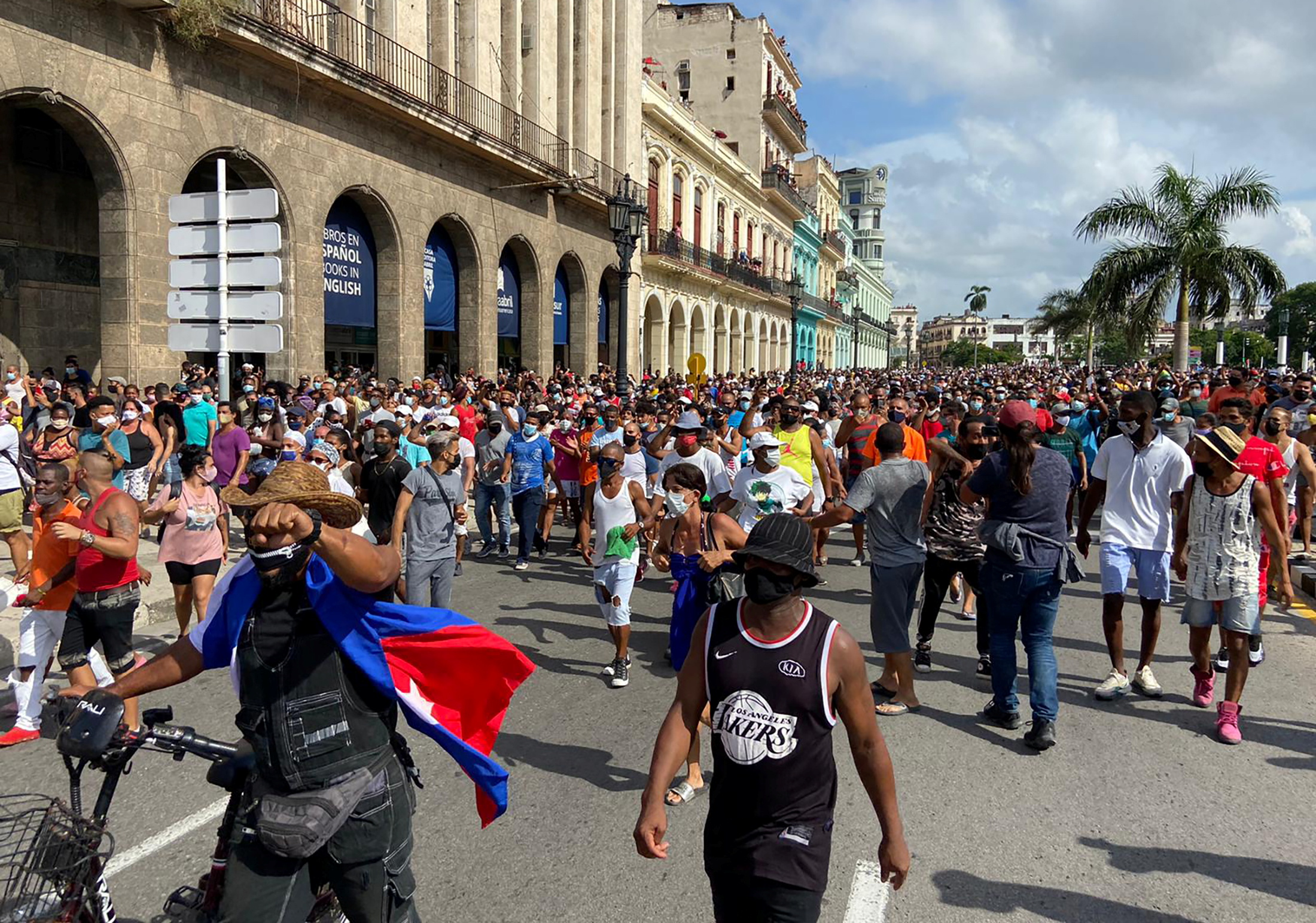 Se registra una masiva protesta en Cuba contra el gobierno de Miguel Díaz-Canel