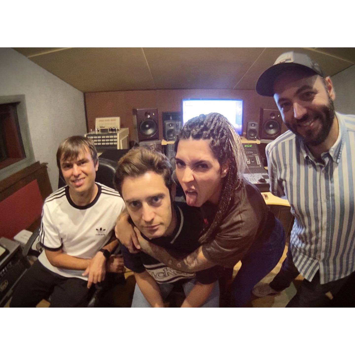 La La Love You: La banda española que te hará bailar con su pop punk pegajoso