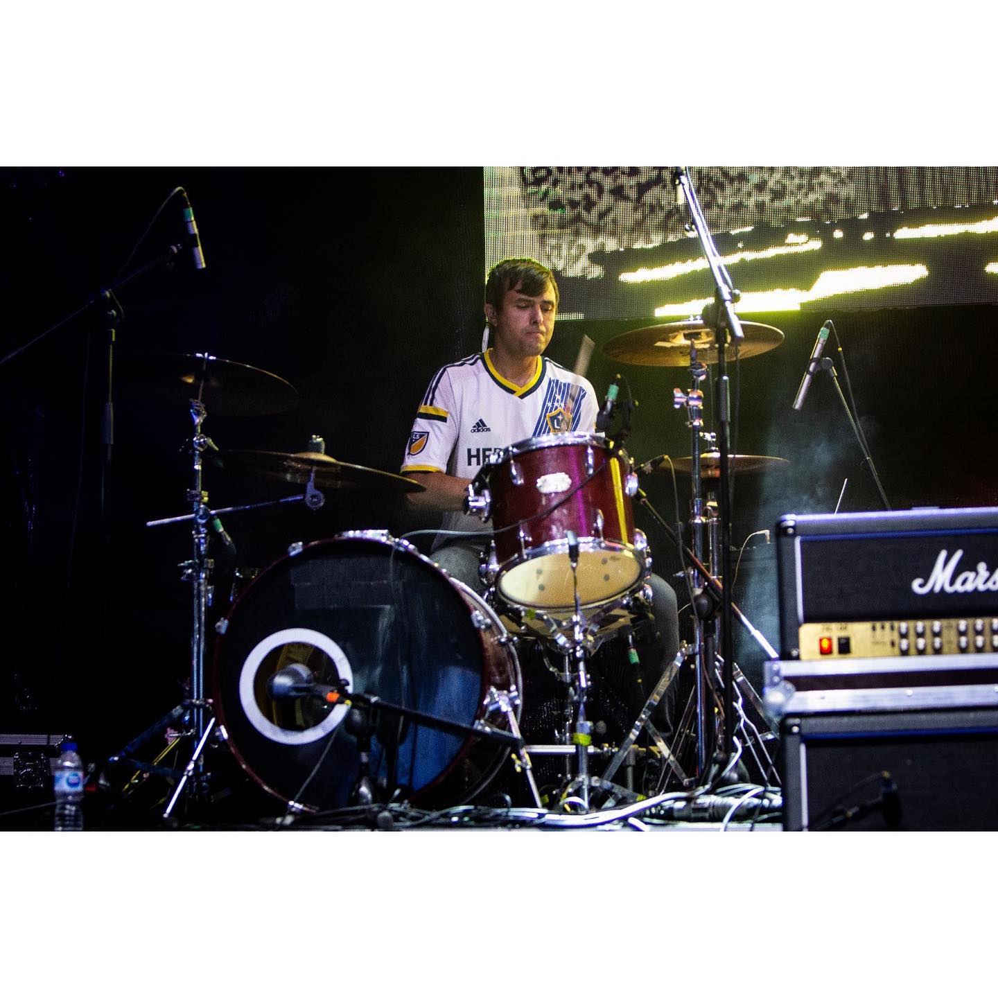 La La Love You: La banda española que te hará bailar con su pop punk pegajoso