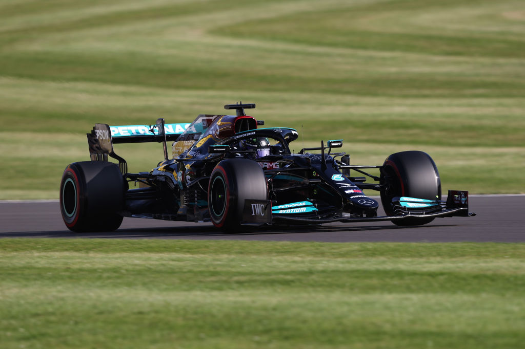 Multa de mil euros para Checo Pérez y Lewis Hamilton largará primero en el sprint