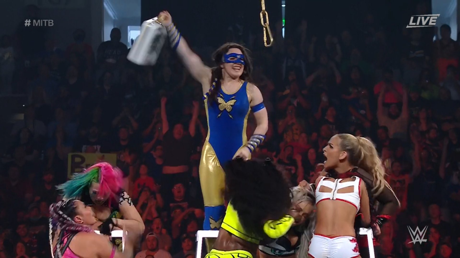 Nikki Cross gana el Money in th bank femenino