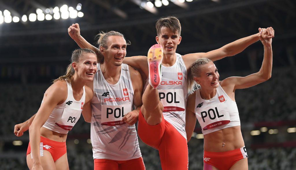 Polonia y Gran Bretaña: Campeones en las pruebas mixtas de atletismo y natación en Tokio 2020