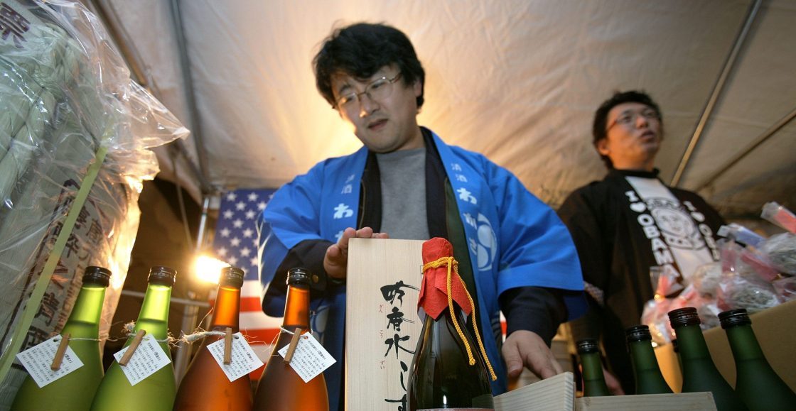 ¿Qué es el sake y por qué se considera una bebida sagrada en Japón?