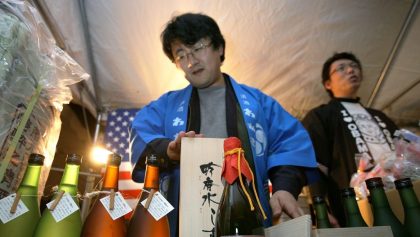 ¿Qué es el sake y por qué se considera una bebida sagrada en Japón?