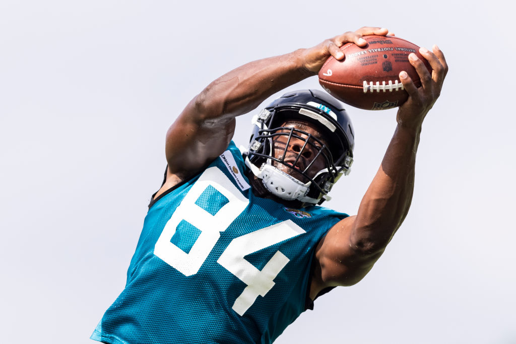 Chris Manhertz ala cerrada de los Jaguars