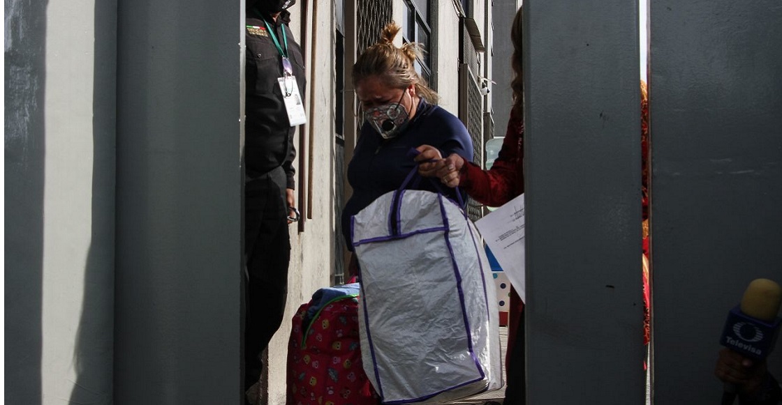 CIUDAD DE MÉXICO, 05AGOSTO2021.- Isabel San Agustín fue liberada del penal de Santa Martha Acatitla tras estar 8 años presa acusada de secuestro, un juez ordenó que se le practicará el protocolo de Estambul para determinar que se inculpo del delito bajo tortura, por lo que alcanzó el beneficio de liberación de la Ley de Amnistía, que beneficia a personas presas que hayan sido torturas, que sean mayores de 65 años y no están pagando una setencia por un delito grave y las que hayan estado 10 años sin haber recibido sentencia.
