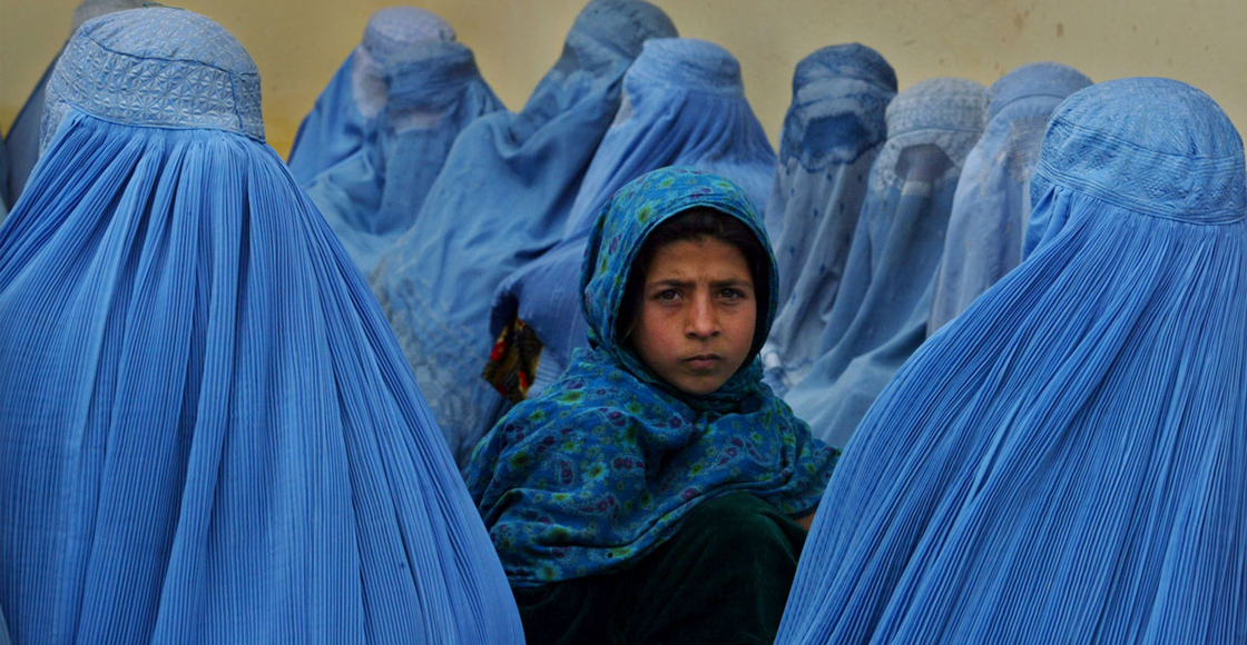 Mujeres-que-viven-bajo-el-yugo-taliban-en-Afganistan