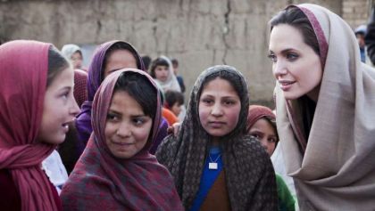 Angelina Jolie estrena Instagram con un emotivo mensaje para los refugiados