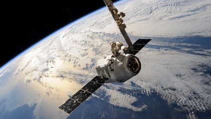 anuncios-espacio-satelite-spacex-elon-musk-comerciales