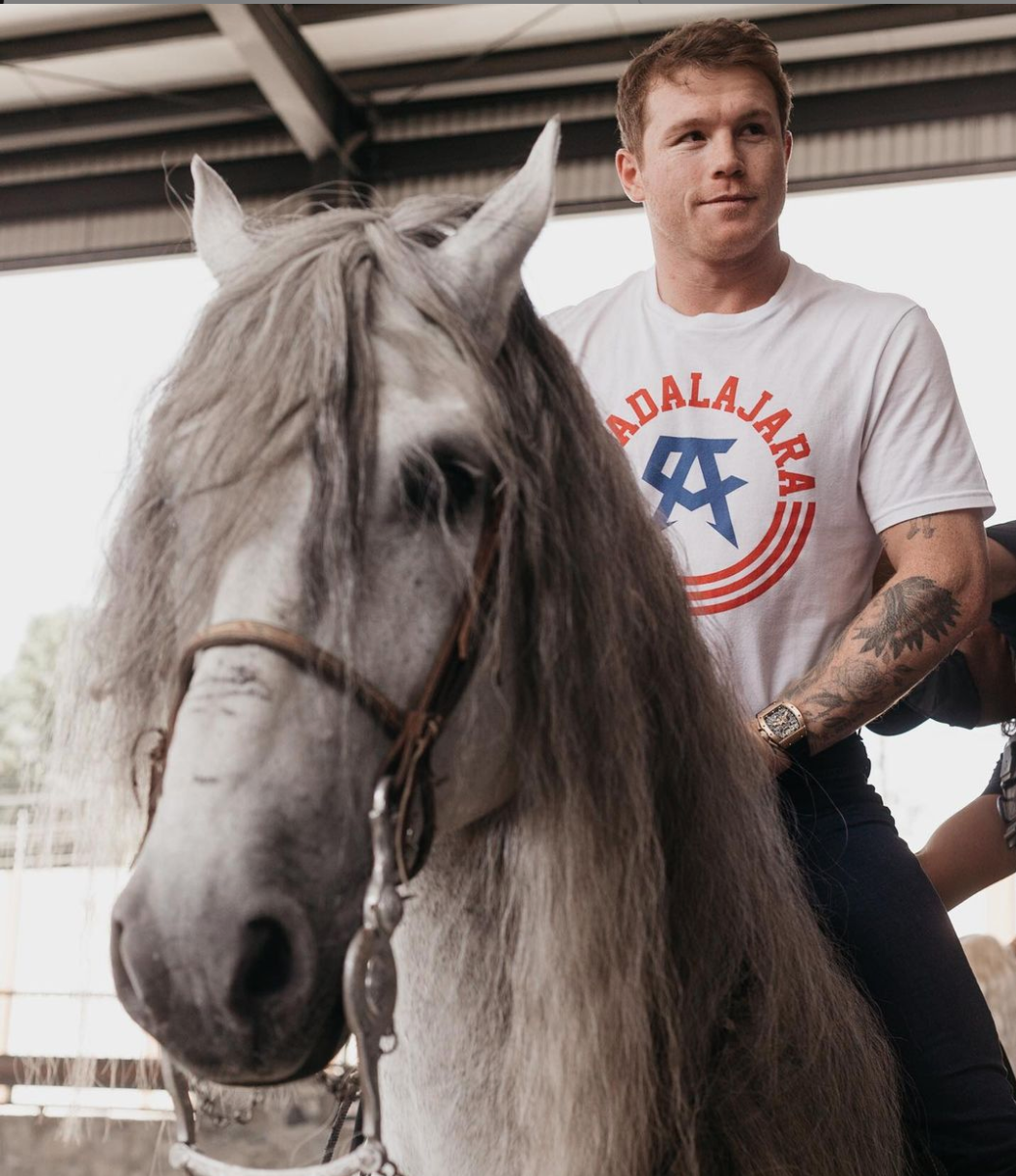 'Canelo' Álvarez denuncia actos de racismo contra su hija en torneo de equitación: "Pin... tramposos"