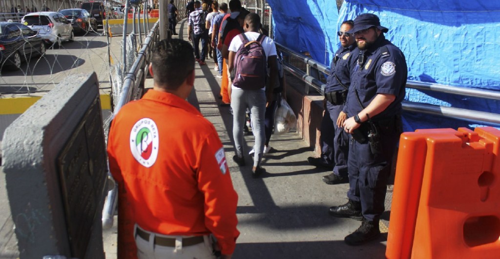 Funcionario de aduana en Tamaulipas es captado pidiendo soborno