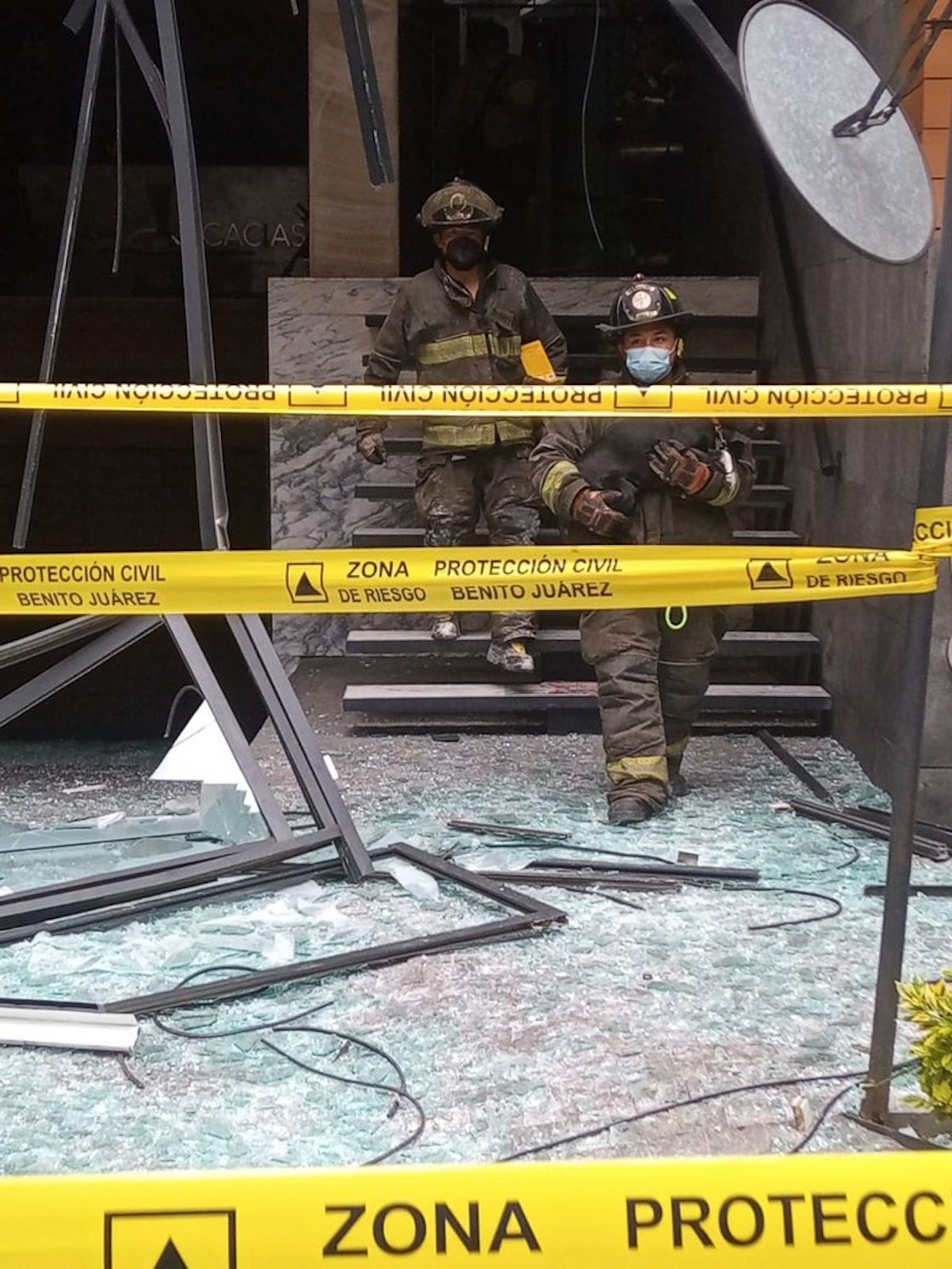  explosion-avenida-coyoacan-perrito