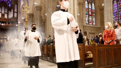 Diócesis de NY encubrió abusos sexuales de sacerdotes por décadas: confiesa exobispo