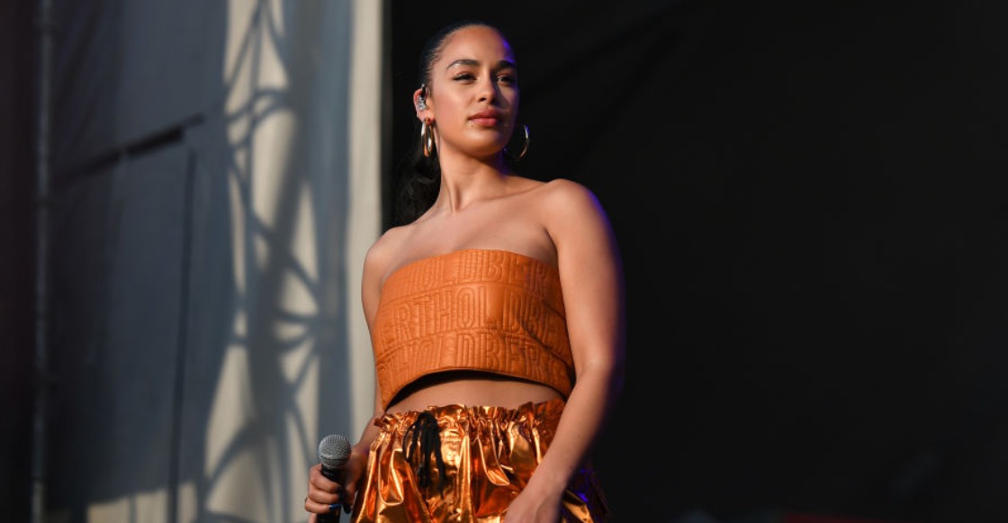 Jorja Smith le canta al desamor (con mucho estilo) en "All of This"