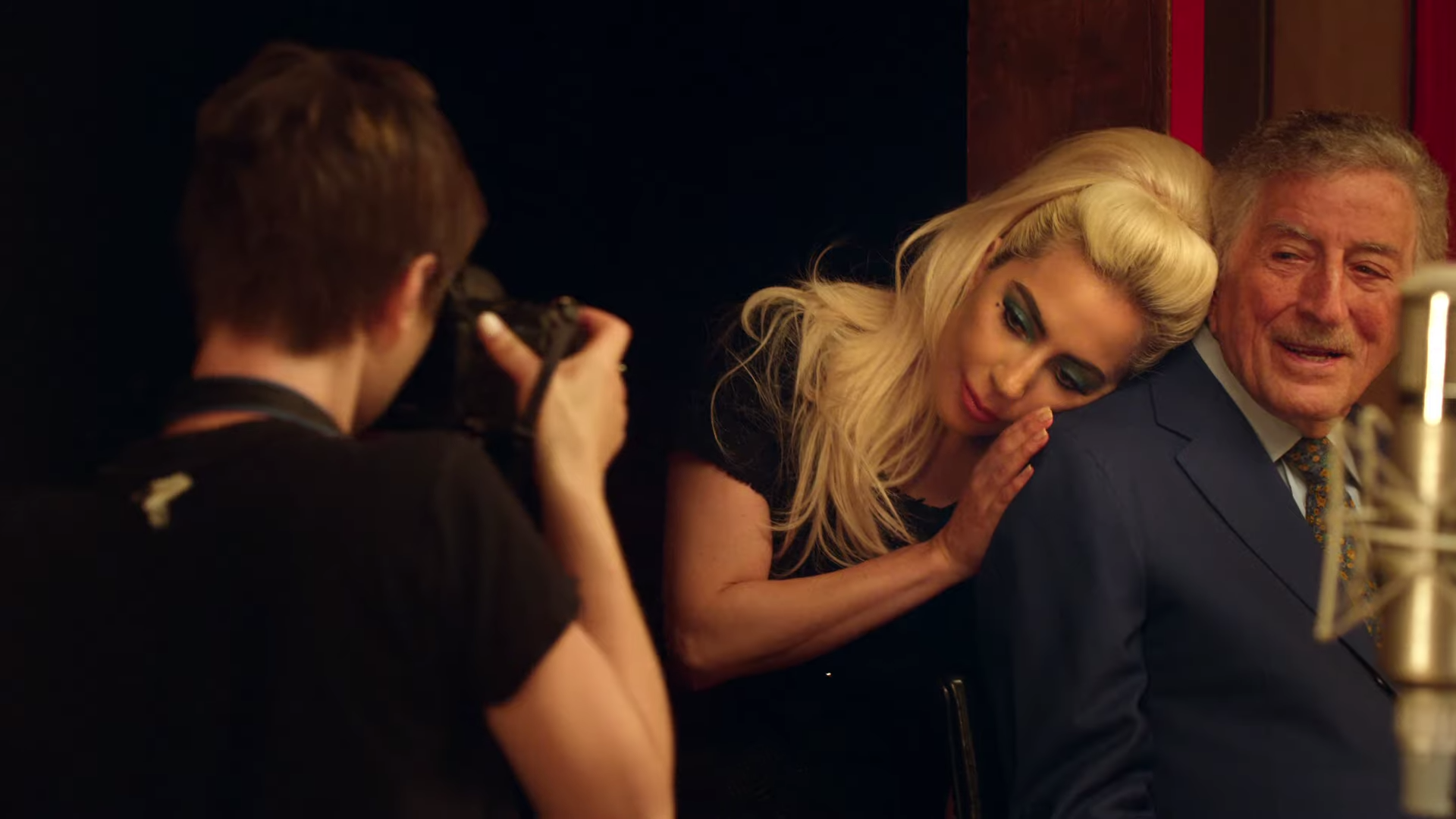 Lady Gaga y Tony Bennett comparten su emotiva colaboración con "I Get A Kick Out Of You"