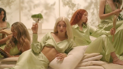 Lorde nos sorprende con el increíble video de su nueva rola "Mood Ring"