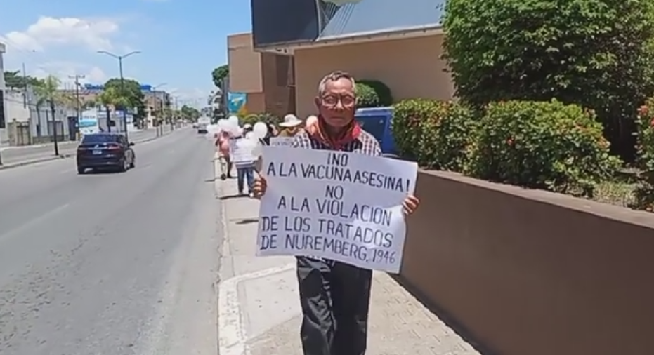 Antivacunas marchan en Tampico para ‘concientizar’ a la población