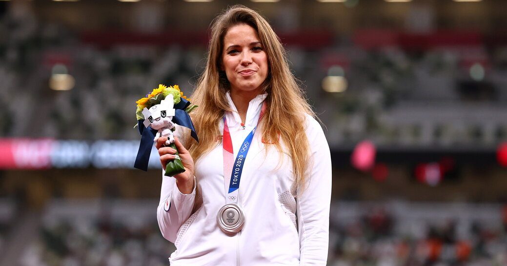 El gesto del día: Maria Andrejczyk subastó su medalla olímpica para salvar la vida de un bebé