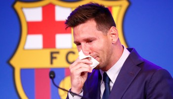 Messi rompe en llanto en su despedida del Barcelona: "Es el final en el club que amo"