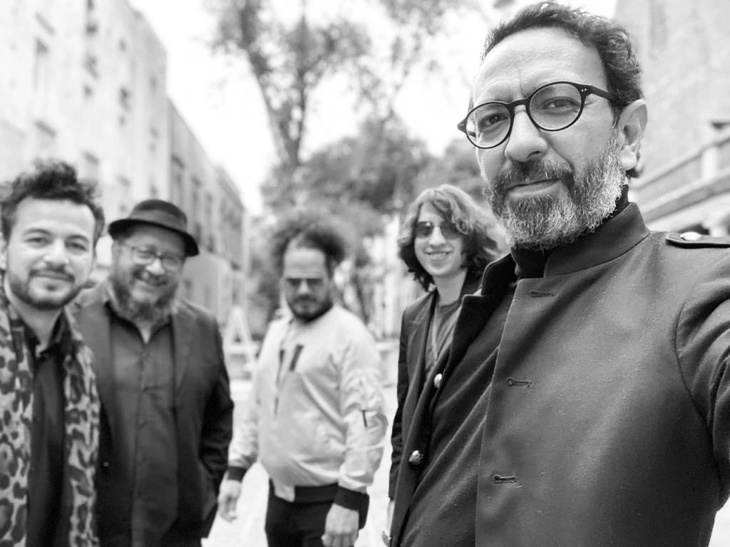 Monocordio celebra 20 años de carrera con su vibrante rola "Hasta el fin"