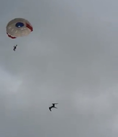 ¡Cual papalote! Falla parachute y joven vuela a la deriva en Puerto Vallarta