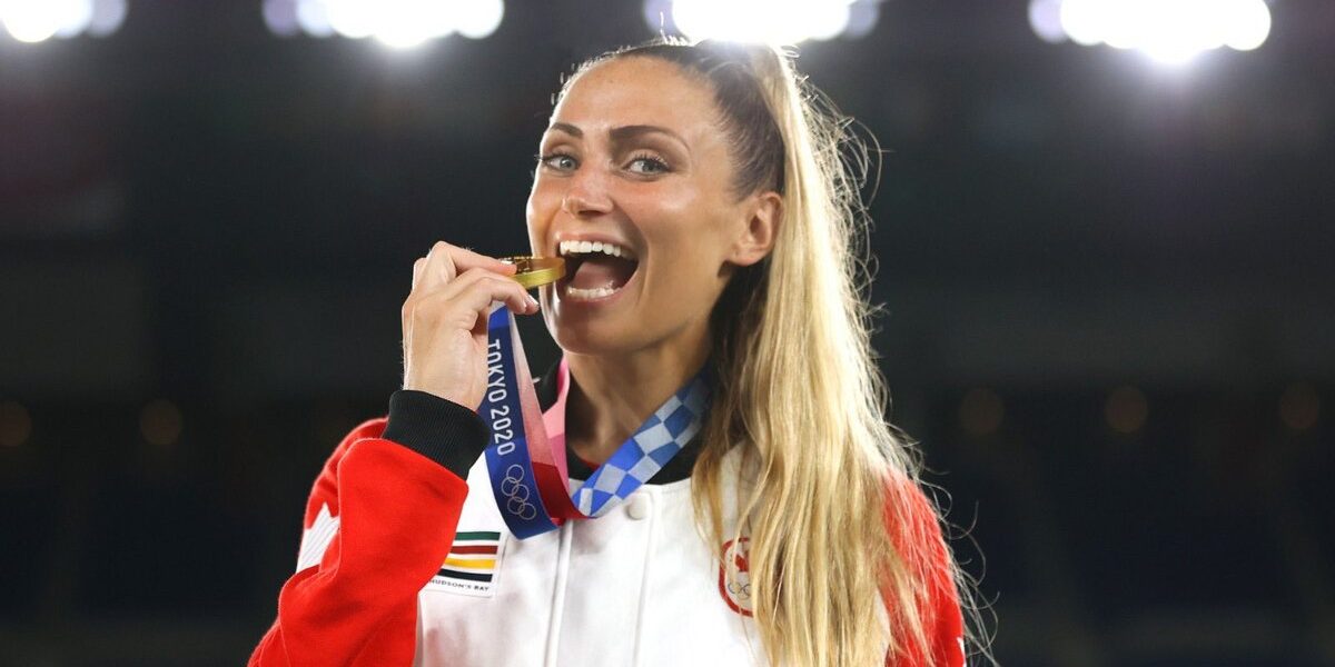 Shelina Zadorsky: Una medalla de oro dedicada a la concientización sobre la salud mental