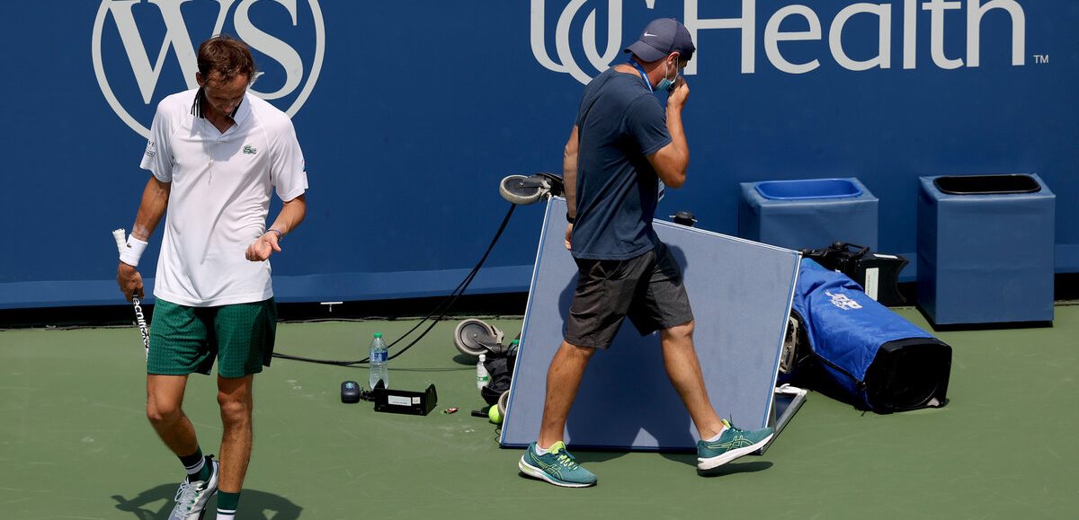 ¿Todo bien? Daniil Medvedev explotó en Cincinnati hasta patear una cámara