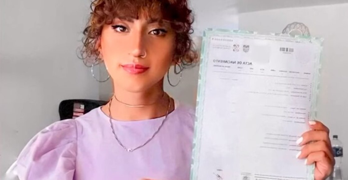 unam-cambia-nombre-alumna-transgenero-documentos