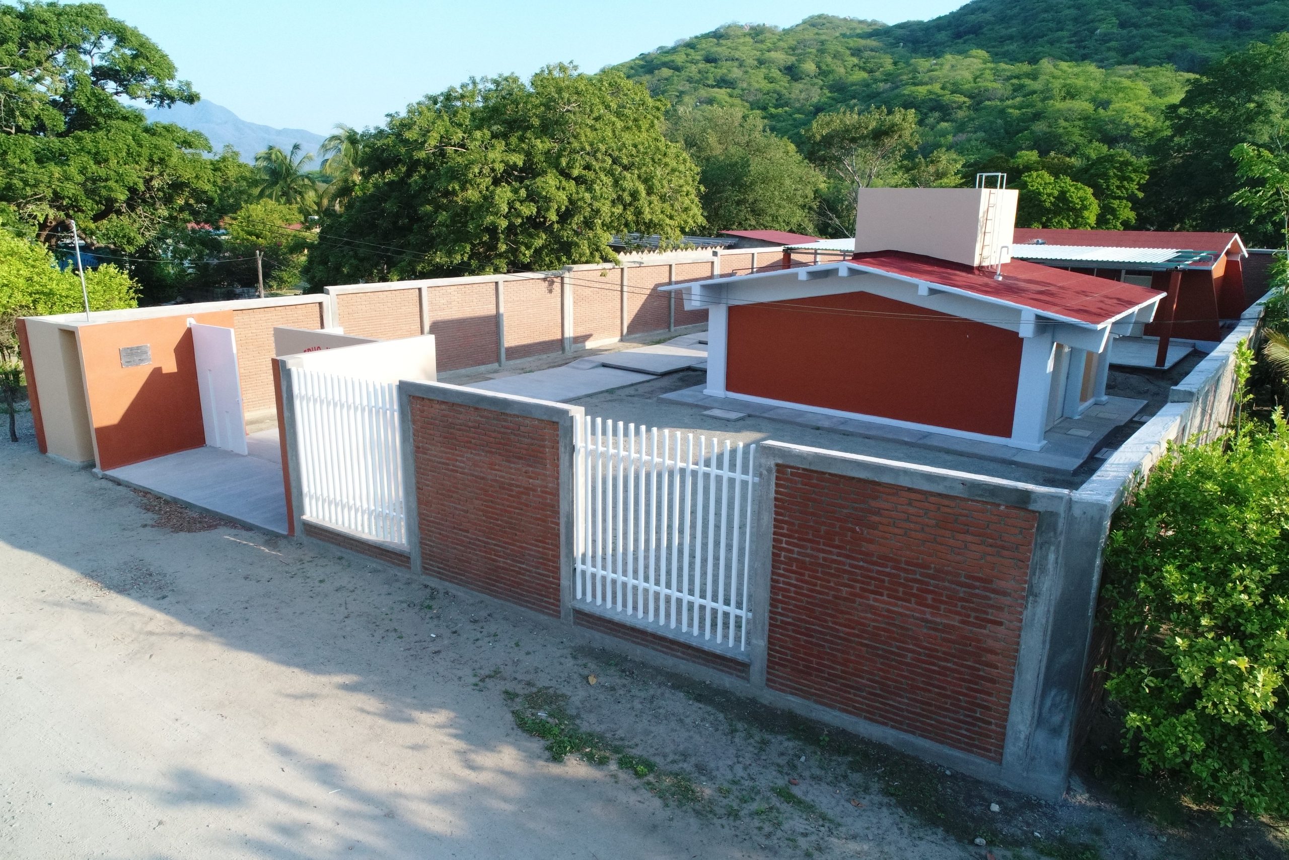 Reconstrucción de escuelas en Oaxaca