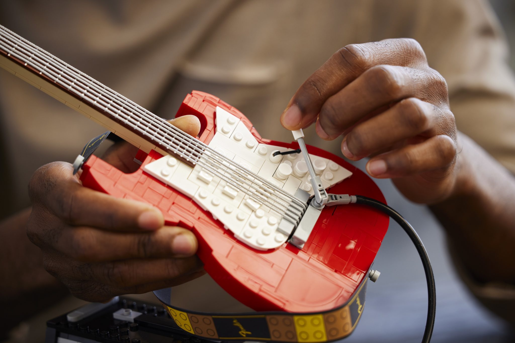 LEGO lanzará un set de la Fender Stratocaster para sacar tu lado más rockero 🎸