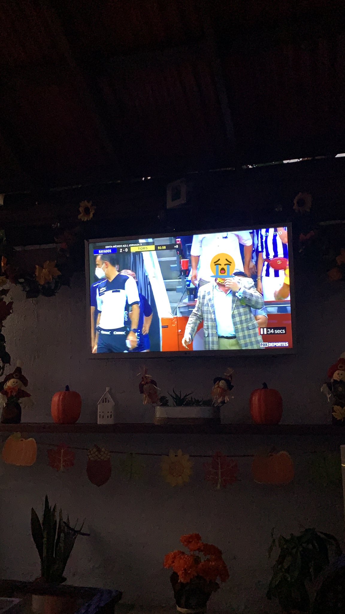 Lo que pasó con Vucetich, el osote de Oribe Peralta y los memes del 'Piojo' en el clásico de la Liga MX