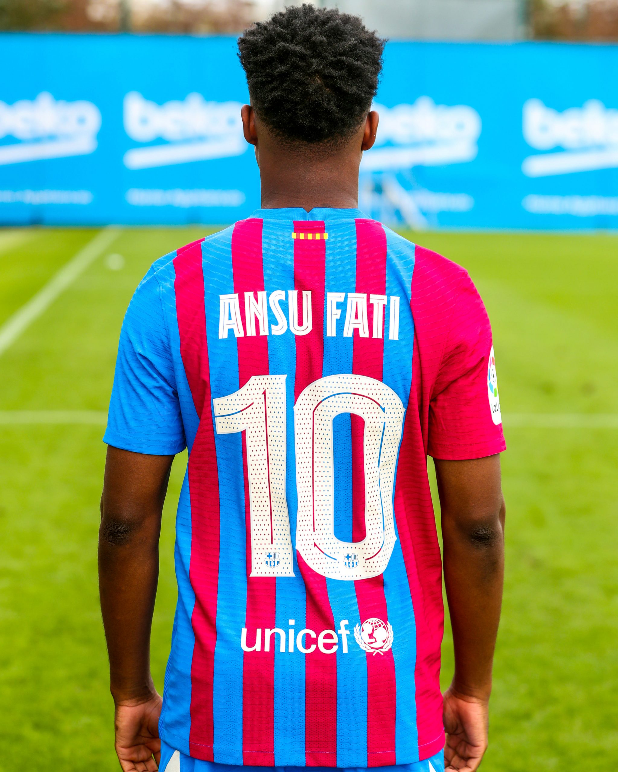 Ansu Fati con el dorsal 10 del Barcelona