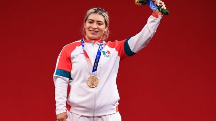 Qué poca: Aremi Fuentes recibió un cheque sin fondos como "premio" por su medalla en Tokio 2020