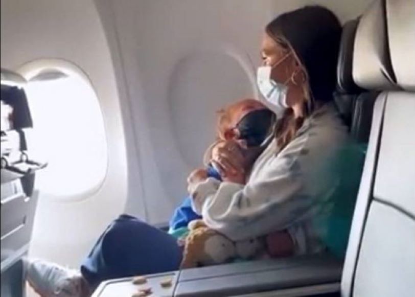 ¡HDSPM! Bebé con ataque de asma es expulsado de avión por no portar mascarilla