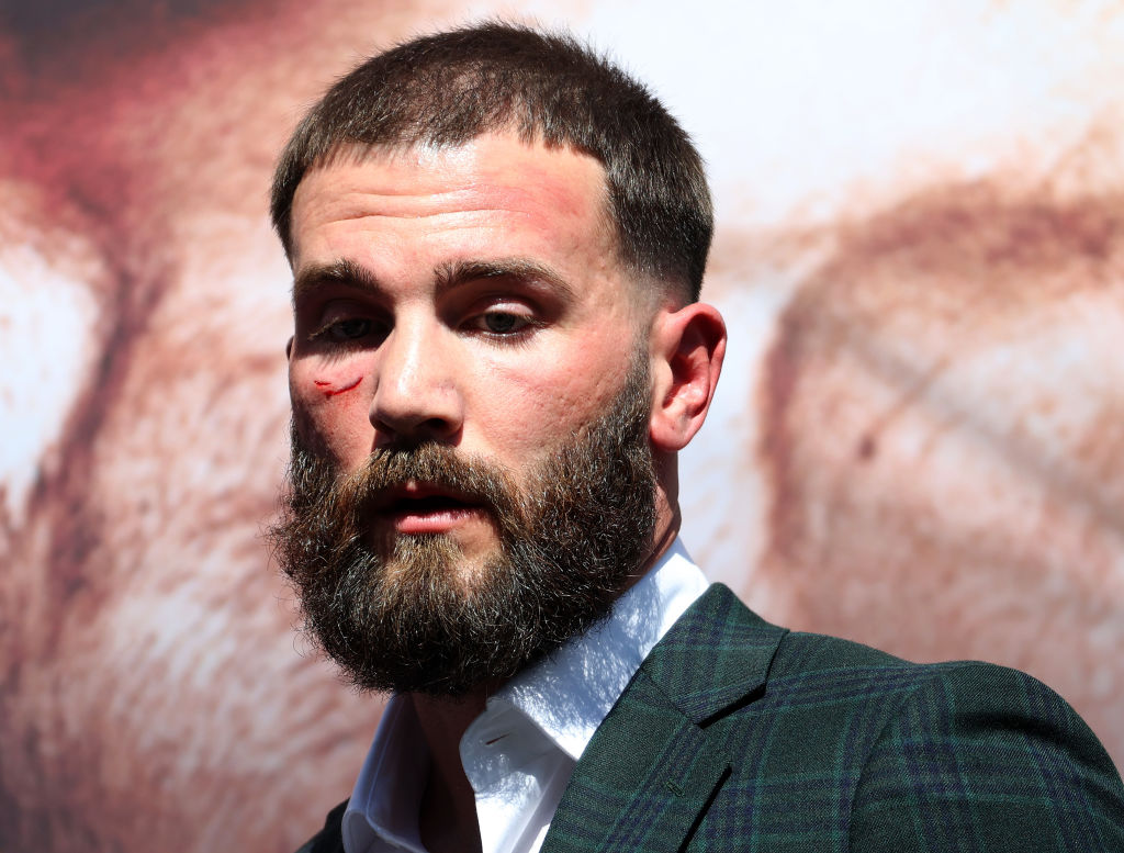 Caleb Plant con un corte provocado en altercado con 'Canelo' Álvarez