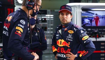 Frustración para Checo Pérez por los errores con Red Bull en Rusia: "La parada lenta en pits marcó diferencia"