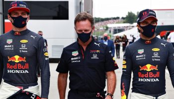 Elogios de Christian Horner a Checo Pérez por apoyar a Verstappen en Monza: "Jugó un papel clave"