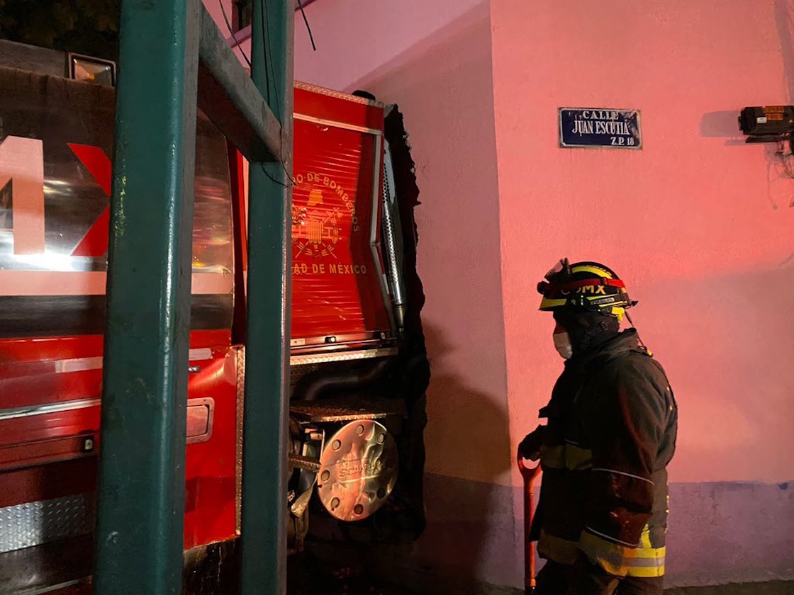  choque-trailer-camion-bomberos.