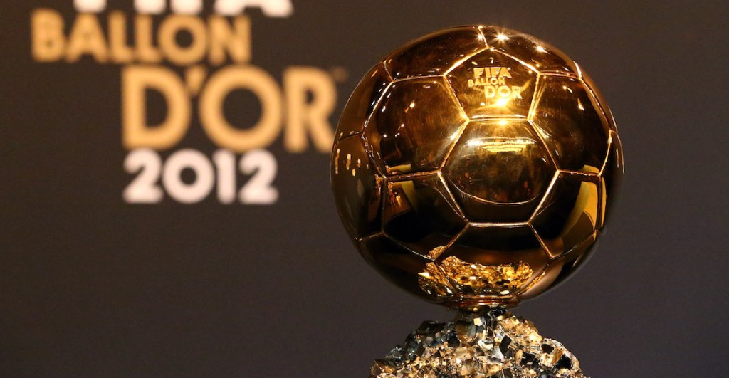 El trofeo del Balón de Oro por France Football