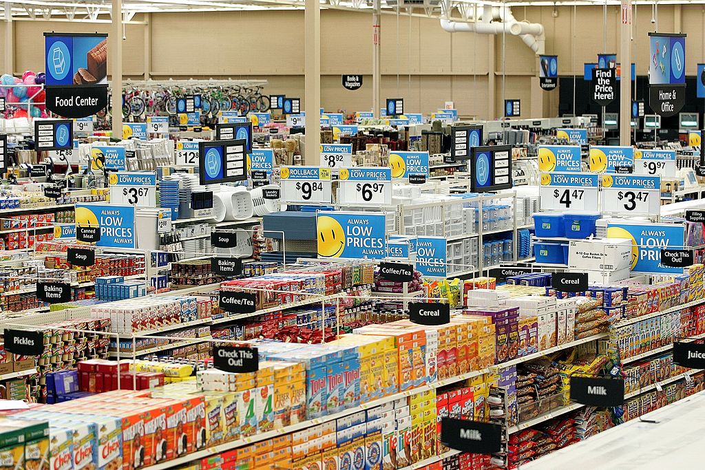 "Que se joda este trabajo": Empleada de supermercado renuncia por altavoz y se viraliza