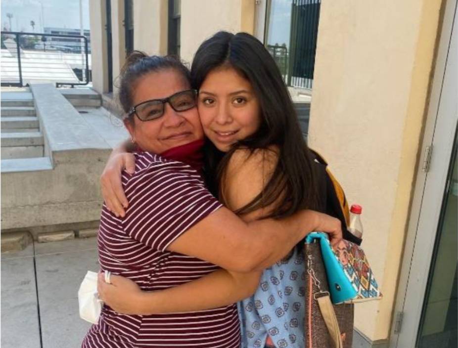 ¡Bravo! Mamá mexicana se reúne con hija que fue secuestrada hace 14 años