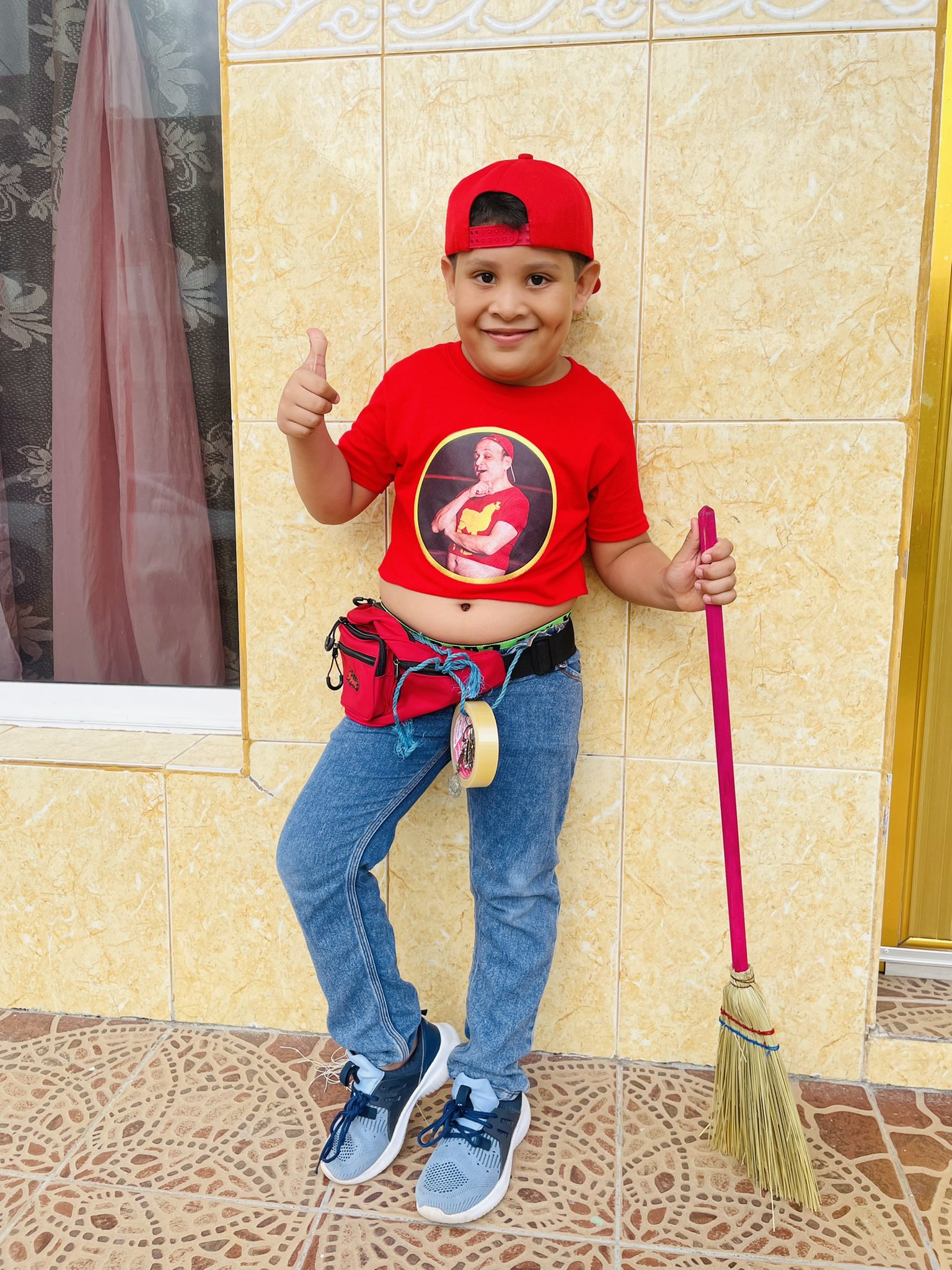 Niño celebra su cumpleaños con temática de ‘Vecinos’ porque admira a ‘Germán’