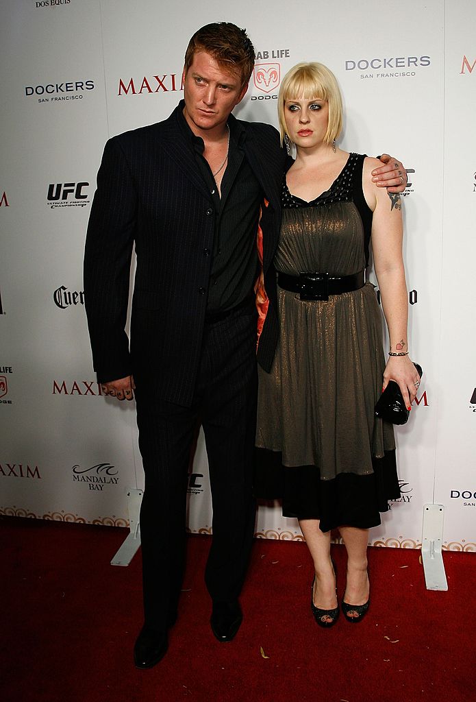 Josh Homme es acusado de abuso físico por sus hijos; piden orden de restricción