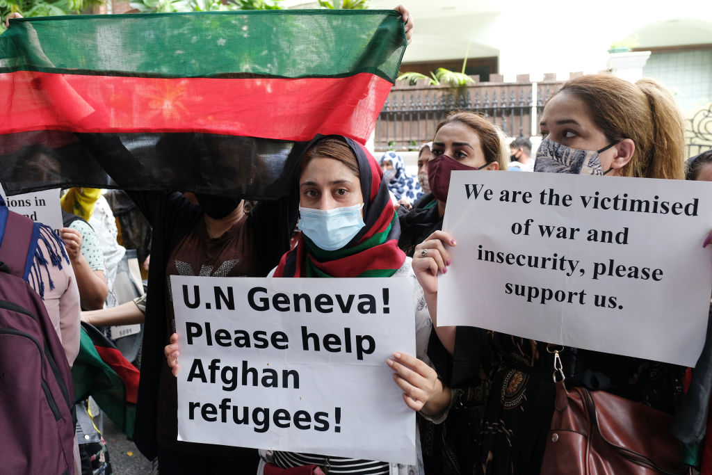 Talibanes reprimen protesta de mujeres en Afganistán