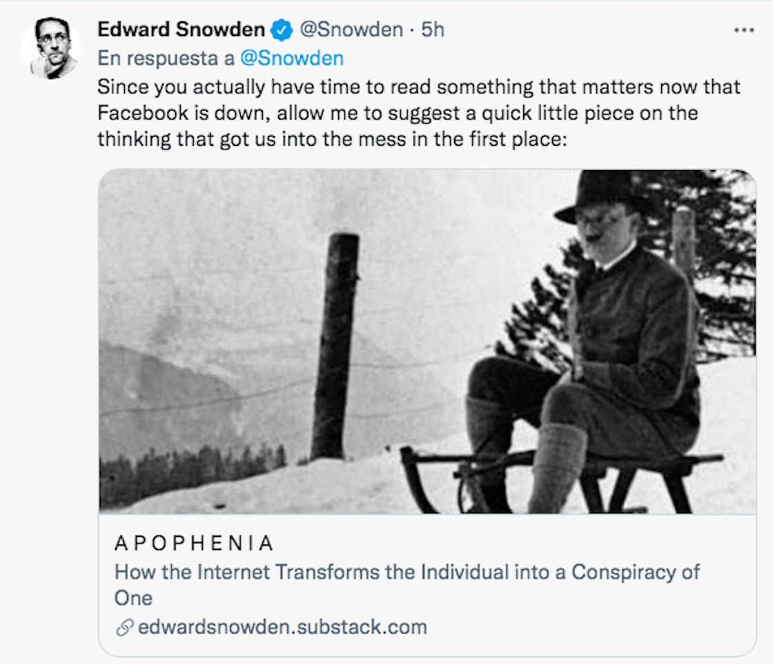 Edward-Snowden-facebook-apofenia