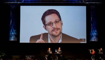 Edward-Snowden-facebook