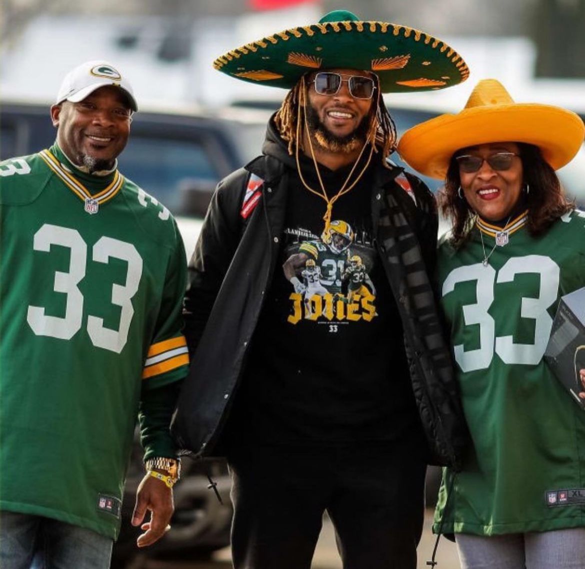 Intenta no llorar: Así es como Aaron Jones lleva las cenizas de su padre en cada juego de los Packers