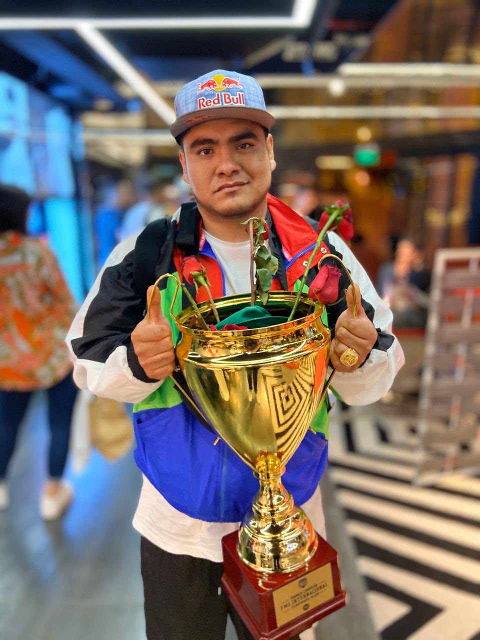 Aczino campeón de la FMS Internacional 2020 en Perú