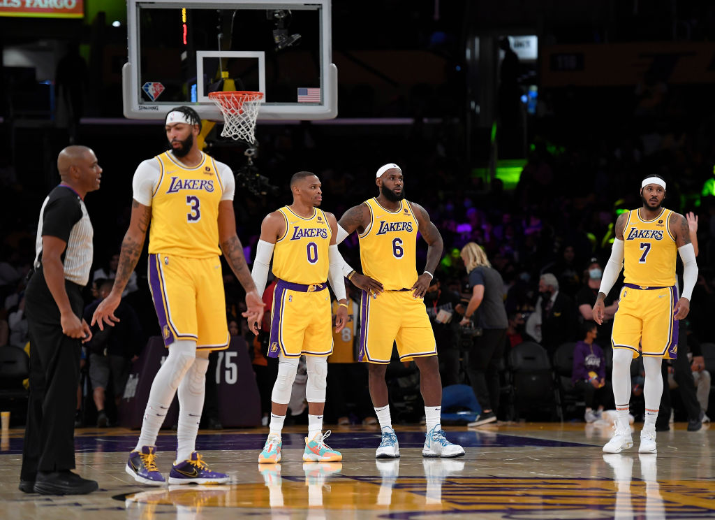 Anthony Davies, LeBron James, Russell Westbrook y Carmello Anthony con los Lakers