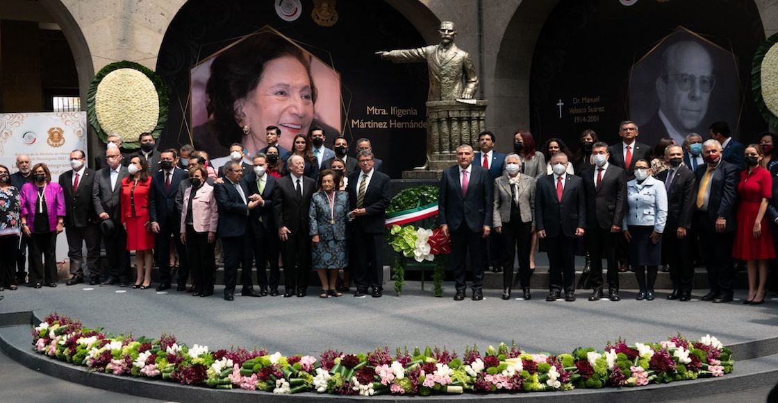 apellido-ifigenia-martinez-acento-tilde-medalla-belisario-dominguez-ganadora-entrega-02